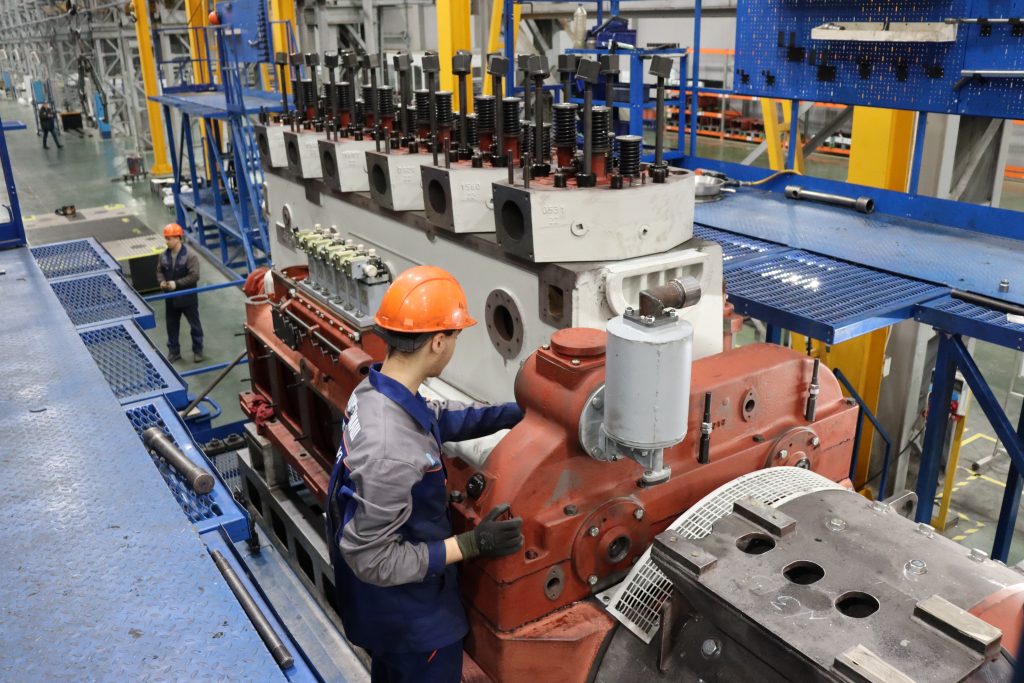 На ПДМ осваивают капитально-восстановительный ремонт дизель-генераторов